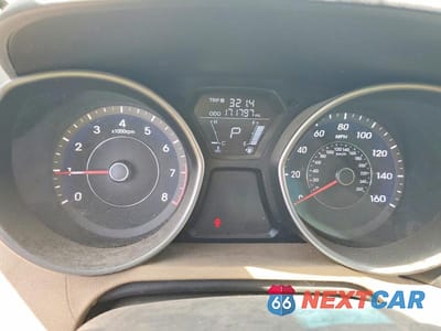Zdjęcie 9 z 13 samochodu: 2011 HYUNDAI ELANTRA GLS VIN:5NPDH4AE4BH050790 - miniatura
