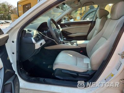 Zdjęcie 7 z 13 samochodu: 2019 HONDA ACCORD LX VIN:1HGCV1F17KA075295 - miniatura