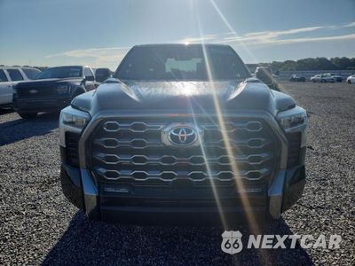 Piąte zdjęcie samochodu w środku: 2024 TOYOTA TUNDRA PLATINUM HV VIN:5TFNC5DB8RX047335 - miniatura