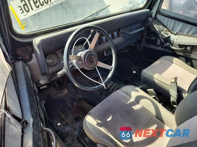 Zdjęcie 8 z 13 samochodu: 1995 JEEP WRANGLER / YJ S VIN:1J4FY19P9SP255016 - miniatura