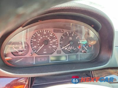 Zdjęcie 9 z 13 samochodu: 2005 BMW 325 I VIN:WBAEV33425KW20722 - miniatura