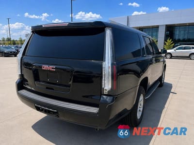 Czwarte zdjęcie samochodu z boku: 2016 GMC YUKON XL K1500 SLE VIN:1GKS2FEC6GR333693 - miniatura