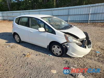 Czwarte zdjęcie samochodu z boku: 2013 HONDA FIT VIN:JHMGE8H3XDC051733 - miniatura