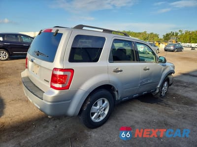 Trzecie zdjęcie samochodu z tyłu: 2009 FORD ESCAPE XLT VIN:1FMCU93709KD11889 - miniatura