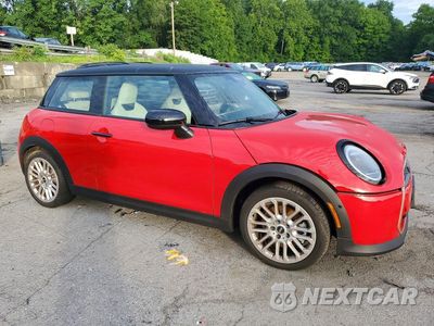 Czwarte zdjęcie samochodu z boku: 2025 MINI COOPER S VIN:WMW23GD09S2W81606 - miniatura