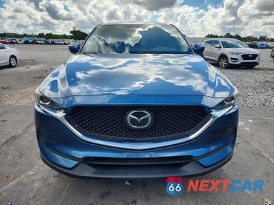 Piąte zdjęcie samochodu w środku: 2020 MAZDA CX-5 SPORT VIN:JM3KFABM8L1822788 - miniatura
