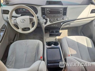 Zdjęcie 8 z 13 samochodu: 2011 TOYOTA SIENNA LE VIN:5TDKK3DCXBS019129 - miniatura