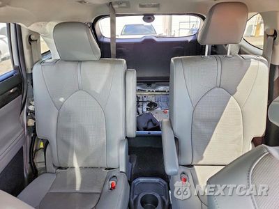 Zdjęcie 10 z 14 samochodu: 2021 TOYOTA HIGHLANDER HYBRID LIMITED VIN:5TDXBRCH3MS521263 - miniatura