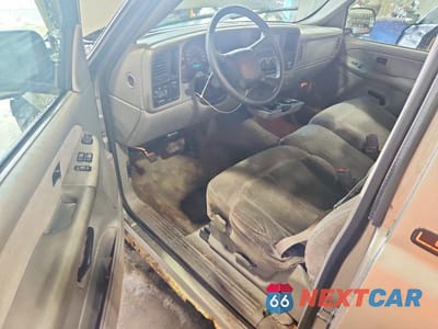 Zdjęcie 8 z 12 samochodu: 2000 CHEVROLET SILVERADO C1500 VIN:1GCEC14T1YE334737 - miniatura
