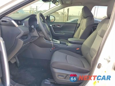 Zdjęcie 7 z 13 samochodu: 2025 TOYOTA RAV4 HYBRID XLE VIN:JTMRWRFV3SD333026 - miniatura