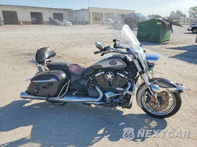 2012 VICTORY MOTORCYCLES CROSS ROADS CUSTOM 5VPBW36N4C3004262 - główne zdjęcie licytacji z USA - miniatura