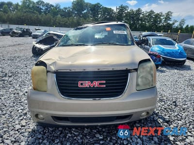 Piąte zdjęcie samochodu w środku: 2008 GMC YUKON VIN:1GKFC13068J190710 - miniatura