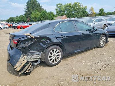Trzecie zdjęcie samochodu z tyłu: 2022 TOYOTA CAMRY LE VIN:4T1C11AK8NU071782 - miniatura