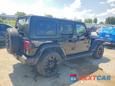 Czwarte zdjęcie samochodu z boku: 2021 JEEP WRANGLER UNLIMITED SAHARA 4XE VIN:1C4JJXP66MW828982 - miniatura