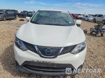 Piąte zdjęcie samochodu w środku: 2018 NISSAN ROGUE SPORT S VIN:JN1BJ1CP0JW155556 - miniatura