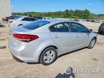 Trzecie zdjęcie samochodu z tyłu: 2018 KIA FORTE LX VIN:3KPFK4A74JE232214 - miniatura