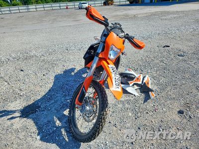 Drugie zdjęcie samochodu z przodu: 2020 KTM 690 ENDURO R VIN:VBKLEV40XLM784799 - miniatura