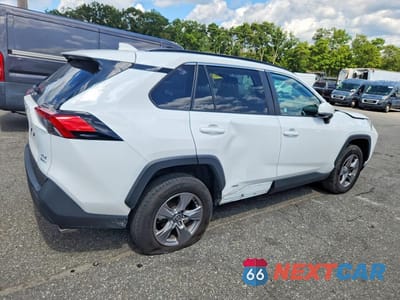 Trzecie zdjęcie samochodu z tyłu: 2025 TOYOTA RAV4 HYBRID XLE VIN:4T3RWRFV7SU164700 - miniatura