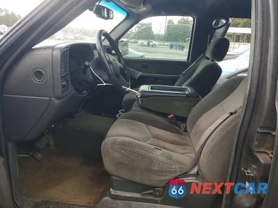 Zdjęcie 7 z 12 samochodu: 2004 GMC SIERRA K2500 HEAVY DUTY VIN:1GTHK23U24F172900 - miniatura
