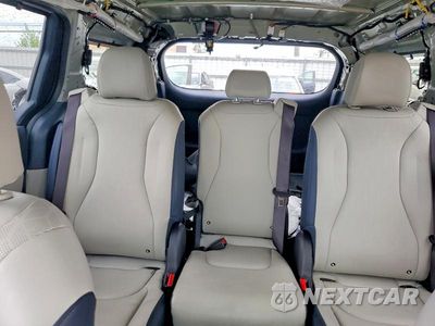 Zdjęcie 10 z 13 samochodu: 2025 KIA CARNIVAL EX VIN:KNDNC5K30S6504744 - miniatura