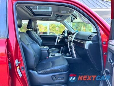 Piąte zdjęcie samochodu w środku: 2014 TOYOTA 4RUNNER LIMITED VIN:JTEBU5JR8E5165291 - miniatura