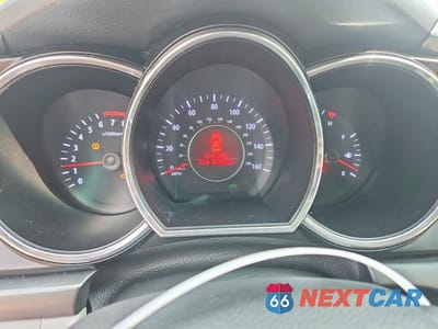 Zdjęcie 9 z 13 samochodu: 2013 KIA OPTIMA LX VIN:5XXGM4A76DG228515 - miniatura