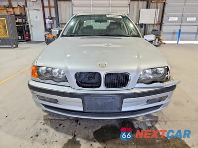 Piąte zdjęcie samochodu w środku: 2001 BMW 325CI VIN:WBAAV33471FU79535 - miniatura