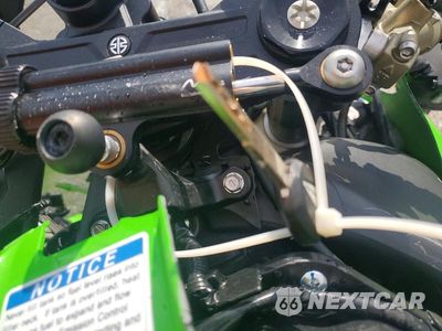Zdjęcie 8 z 10 samochodu: 2025 KAWASAKI ZX1002 M VIN:JKBZXVM11SA009702 - miniatura