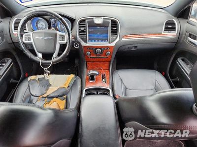 Zdjęcie 8 z 12 samochodu: 2014 CHRYSLER 300 VIN:2C3CCAAG4EH283161 - miniatura