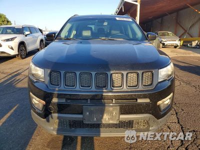 Piąte zdjęcie samochodu w środku: 2019 JEEP COMPASS LATITUDE VIN:3C4NJDBB6KT621337 - miniatura