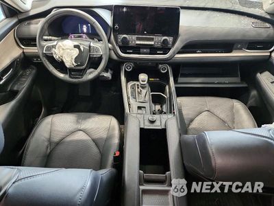 Zdjęcie 8 z 12 samochodu: 2024 TOYOTA GRAND HIGHLANDER PLATINUM VIN:5TDAAAB5XRS044470 - miniatura
