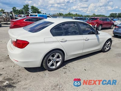 Trzecie zdjęcie samochodu z tyłu: 2015 BMW 320 I VIN:WBA3B1C51FK140699 - miniatura