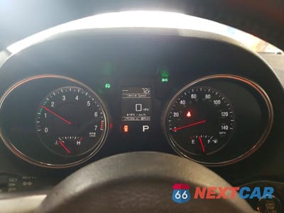 Zdjęcie 9 z 13 samochodu: 2011 JEEP GRAND CHEROKEE LAREDO VIN:1J4RR4GG2BC543157 - miniatura