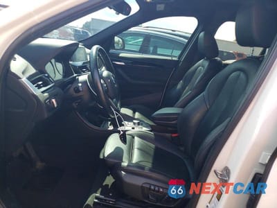 Zdjęcie 7 z 14 samochodu: 2018 BMW X1 XDRIVE28I VIN:WBXHT3C37J5L30999 - miniatura