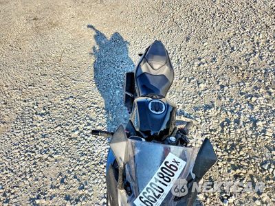 Piąte zdjęcie samochodu w środku: 2025 KAWASAKI EX500 A VIN:ML5EXGJ16SDA62853 - miniatura