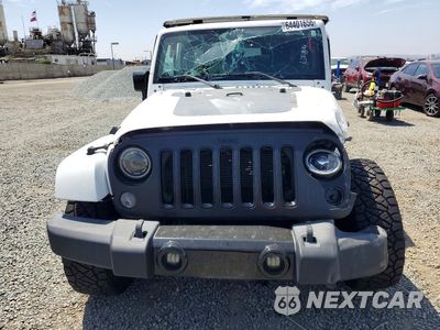 Piąte zdjęcie samochodu w środku: 2014 JEEP WRANGLER UNLIMITED SAHARA VIN:1C4BJWEG4EL275939 - miniatura