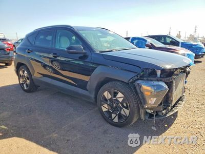 Czwarte zdjęcie samochodu z boku: 2025 HYUNDAI KONA SEL VIN:KM8HB3AB0SU291993 - miniatura