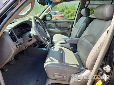 Zdjęcie 7 z 13 samochodu: 2004 TOYOTA SEQUOIA LIMITED VIN:5TDBT48A94S214542 - miniatura