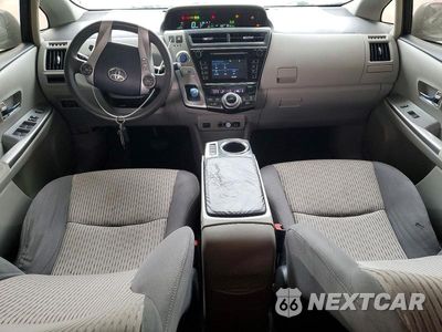 Zdjęcie 8 z 12 samochodu: 2016 TOYOTA PRIUS V TWO VIN:JTDZN3EU8GJ041289 - miniatura