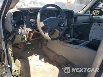 Zdjęcie 8 z 12 samochodu: 2004 GMC NEW SIERRA C1500 VIN:2GTEC19T141376264 - miniatura