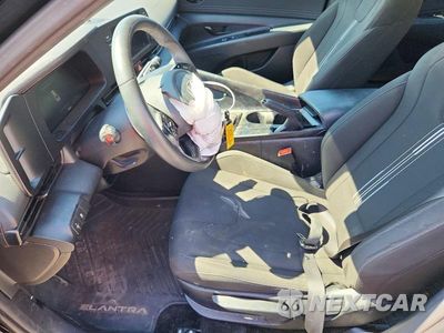 Zdjęcie 7 z 12 samochodu: 2025 HYUNDAI ELANTRA SEL SPORT VIN:KMHLM4DG7SU919341 - miniatura