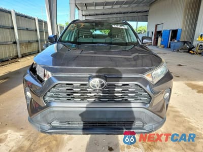 Piąte zdjęcie samochodu w środku: 2021 TOYOTA RAV4 XLE VIN:2T3W1RFV0MC134511 - miniatura