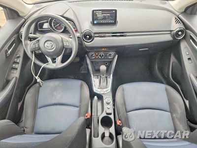Zdjęcie 8 z 12 samochodu: 2017 TOYOTA YARIS IA BASE VIN:3MYDLBYV4HY185628 - miniatura