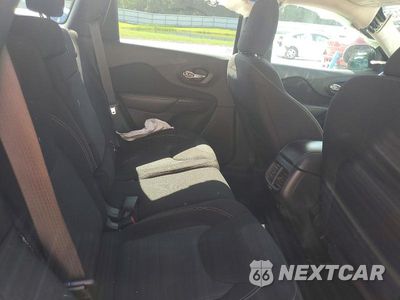 Zdjęcie 11 z 14 samochodu: 2017 JEEP CHEROKEE LATITUDE VIN:1C4PJMCS8HW500562 - miniatura