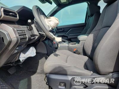 Zdjęcie 7 z 13 samochodu: 2025 TOYOTA TACOMA SR5 VIN:3TMKB5FN1SM045368 - miniatura
