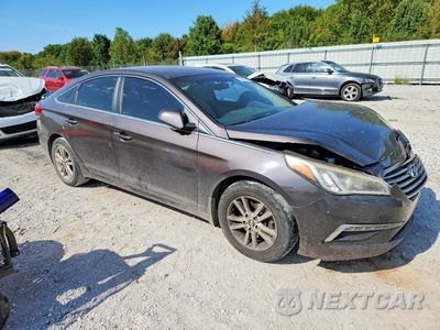 Czwarte zdjęcie samochodu z boku: 2015 HYUNDAI SONATA SE VIN:5NPE24AF7FH237025 - miniatura