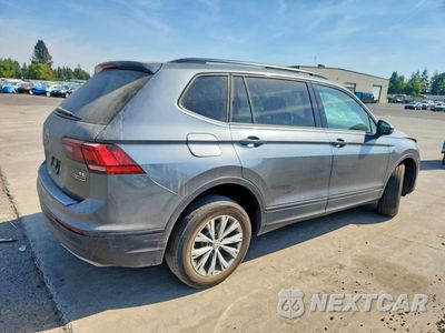 Trzecie zdjęcie samochodu z tyłu: 2018 VOLKSWAGEN TIGUAN S VIN:3VV0B7AX6JM052439 - miniatura