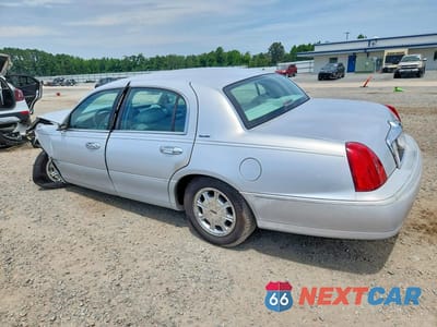 Drugie zdjęcie samochodu z przodu: 1998 LINCOLN TOWN CAR SIGNATURE VIN:1LNFM82W7WY665093 - miniatura