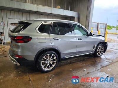 Trzecie zdjęcie samochodu z tyłu: 2026 BMW X5 XDRIVE40I VIN:5UX23EU04T9274386 - miniatura