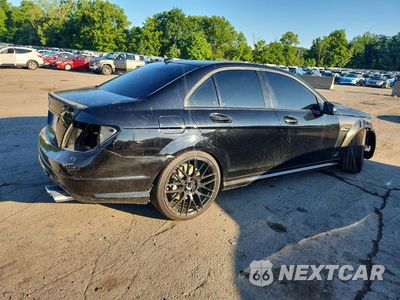 Piąte zdjęcie samochodu w środku: 2013 MERCEDES-BENZ C 63 AMG VIN:WDDGF7HB8DA840268 - miniatura